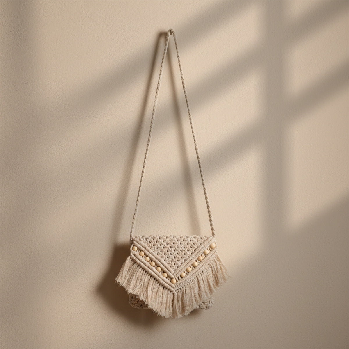 Avoirr Handmade Macrame Purse for Women with Wooden Beads – Boho Crossbody Shoulder Bag, Small Cotton Fringe Handbag, Lightweight Festival Summer Travel Gift